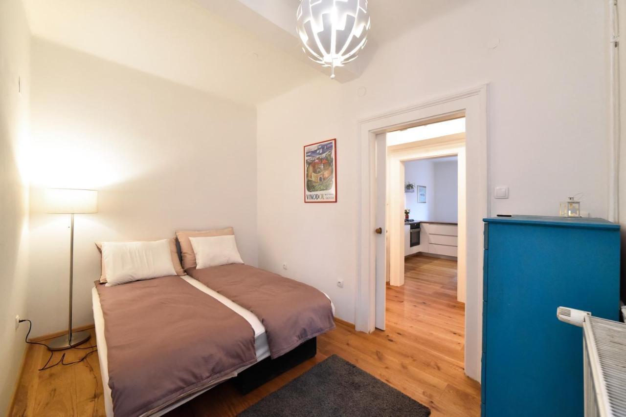 Cosy Lu Apartment Zagreb Luaran gambar